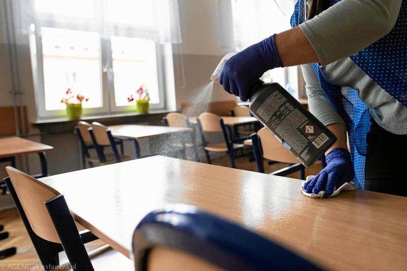 Zarobki sprzątaczek w Polsce