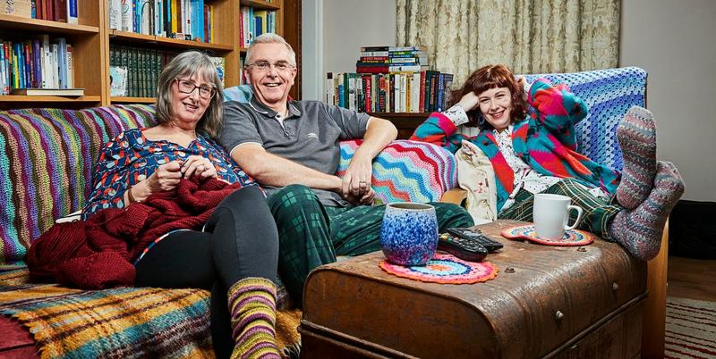 Jakie są średnie zarobki uczestników Gogglebox? Sprawdź, ile naprawdę zarabiają!