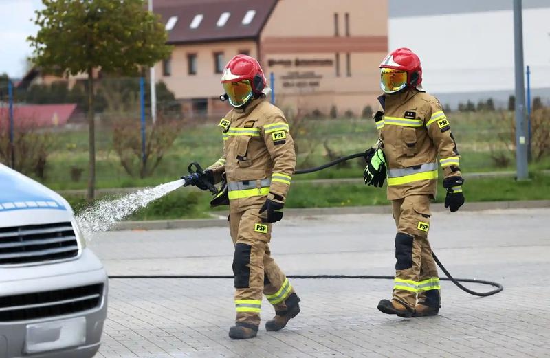 Pensje w służbach mundurowych
