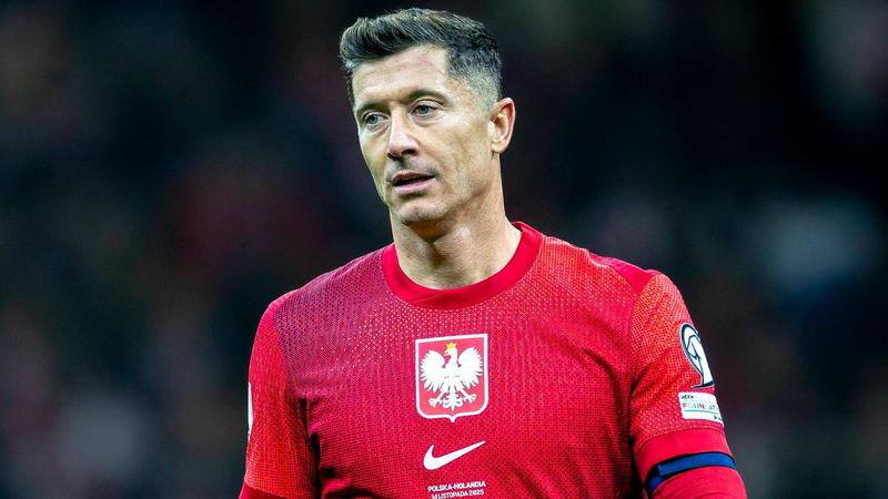 Ile zarabia Robert Lewandowski? Oto dokładne kwoty jego dochodów!
