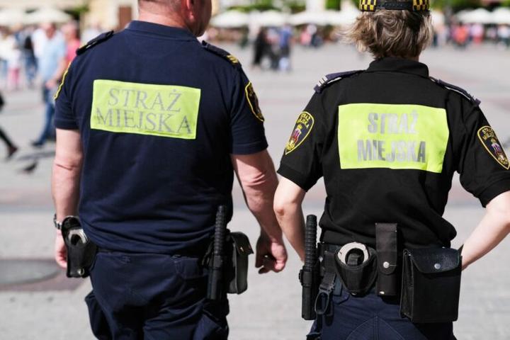 Jakie są średnie zarobki strażnika miejskiego w Polsce?