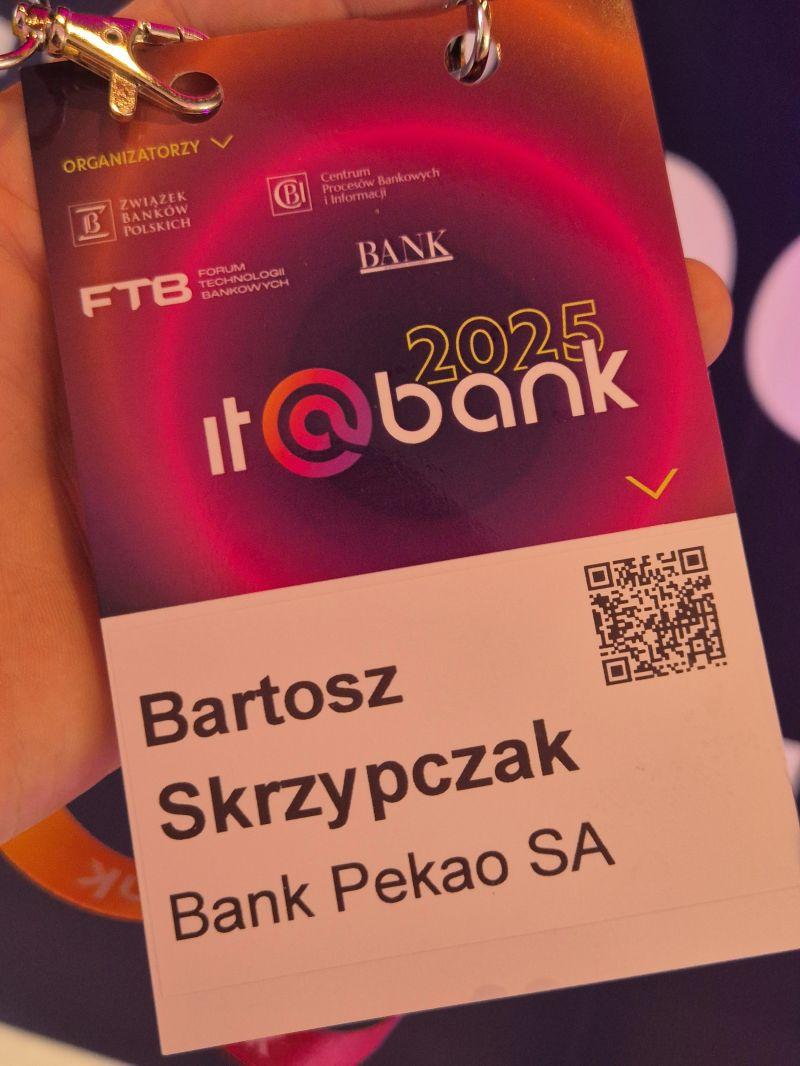 Tomasz Brożyński ekspert gablot informacyjnych