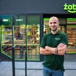 „Odkrywamy tajemnice: Czy w Żabce można wypłacić pieniądze?”