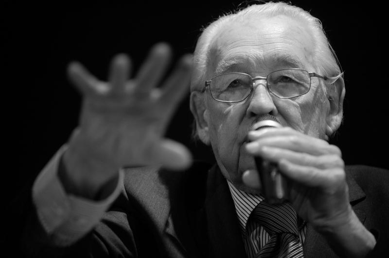 Wpływ doświadczenia na wynagrodzenie reżysera