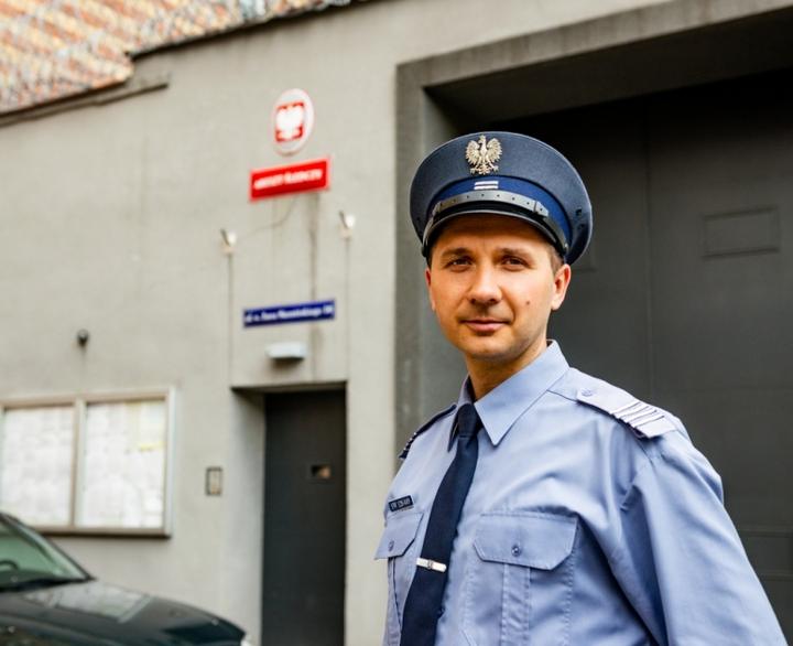 Zarobki strażnika więziennego