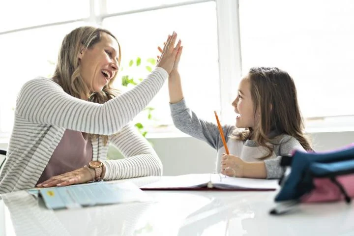 Ile naprawdę zarabia psycholog szkolny? Sprawdź średnie wynagrodzenia w tej profesji!