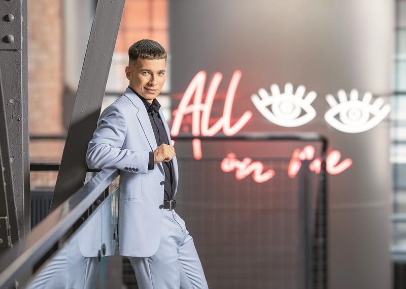 Ile zarabia Friz? Odkrywamy sekrety dochodów znanego youtubera!