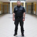 Średnie zarobki strażnika więziennego – co warto wiedzieć?