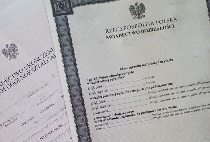 Zgubione świadectwo maturalne? Sprawdź, co zrobić i jak je odzyskać!