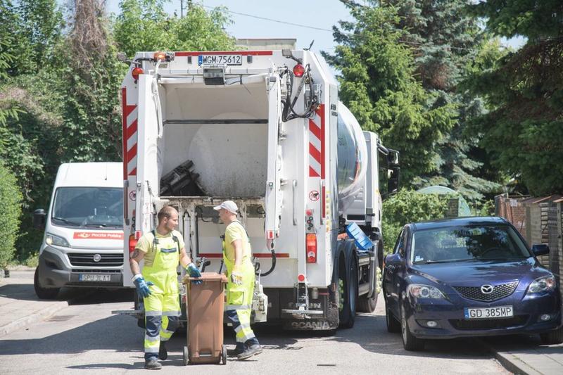 Zarobki kierowców śmieciarek
