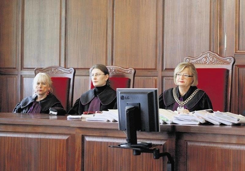 Ile zarabia ławnik? Aktualne stawki i zasady wynagradzania