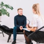 Ile zarabia psycholog? Aktualne zarobki i stawki w 2026 roku