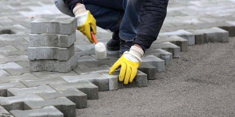 Średnie wynagrodzenie brukarskie