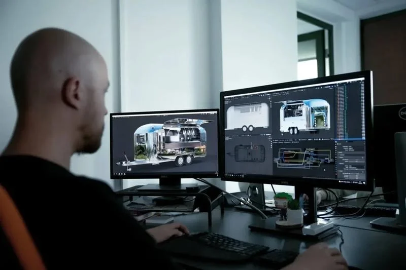 Ile zarabia grafik 3D – średnie zarobki i stawki na rynku