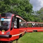Ile zarabia motorniczy? Średnie zarobki, dodatki i wymagania