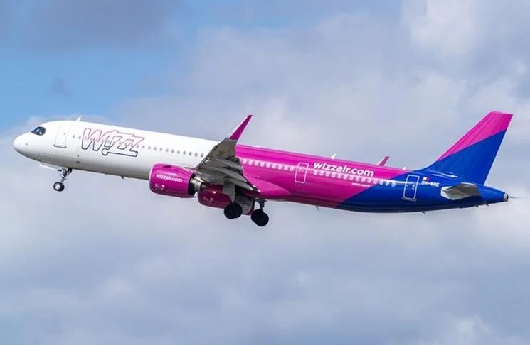 Ile zarabia stewardessa w Wizz Air? średnie zarobki i dodatki