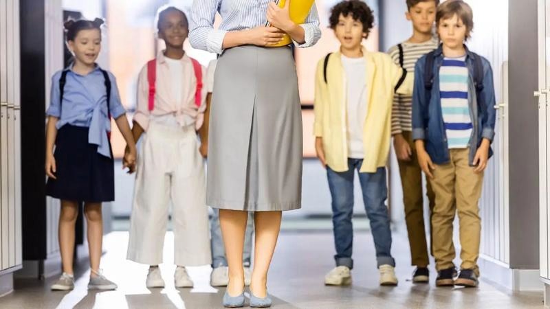 Jak dobrze zarobić po pedagogice? Perspektywy, zawody i realne zarobki